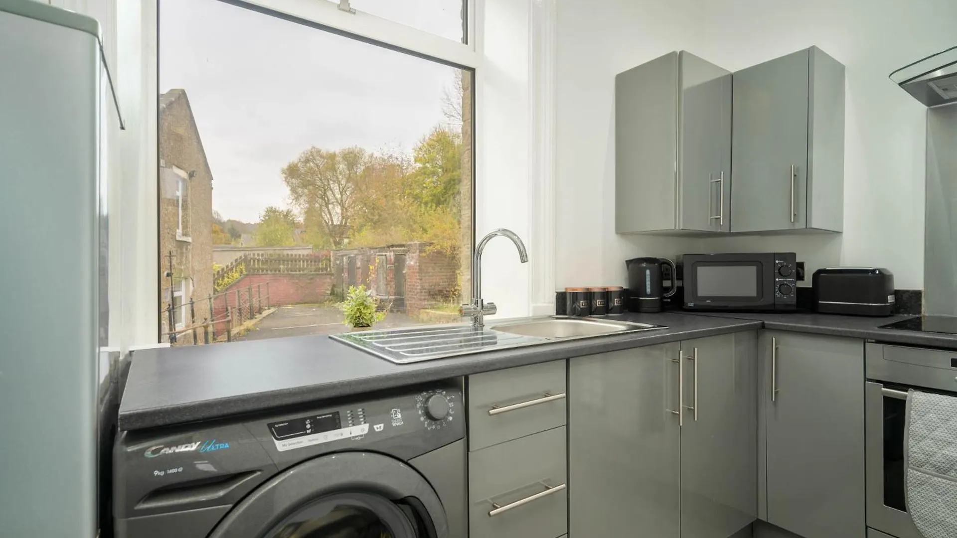 Ruby House - 2 Bed In Huddersfield Yorkshire Villa 0*,  Storbritannien